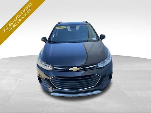 Used 2019 Chevrolet Trax LT w/ LT Convenience Package FWD image 6