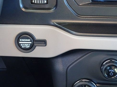 Used 2023 Ford Bronco Big Bend w/ Sasquatch Package image 33