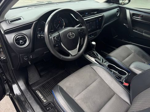 Used 2017 Toyota Corolla SE w/ Carpet Mat Package (TMS) FWD image 10