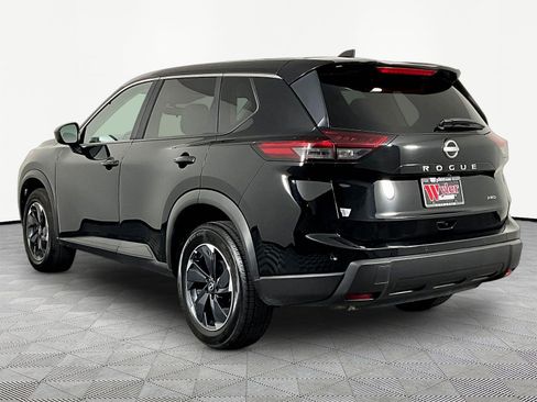 Certified 2025 Nissan Rogue SV AWD/4WD image 4