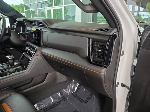 Used 2025 GMC Sierra 1500 AT4 AWD/4WD image 11