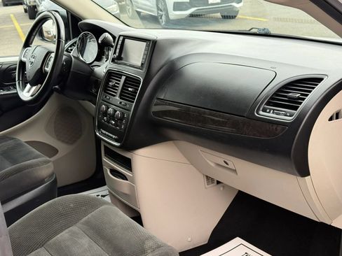 Used 2017 Dodge Grand Caravan SE w/ Power Window Group FWD image 20