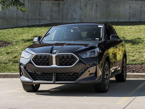Used 2025 BMW X2 xDrive28i AWD/4WD image 7
