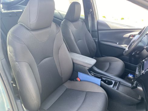 Used 2022 Toyota Prius LE image 21