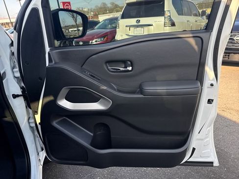 Used 2024 Nissan Frontier SV w/ SV Convenience Package AWD/4WD image 43