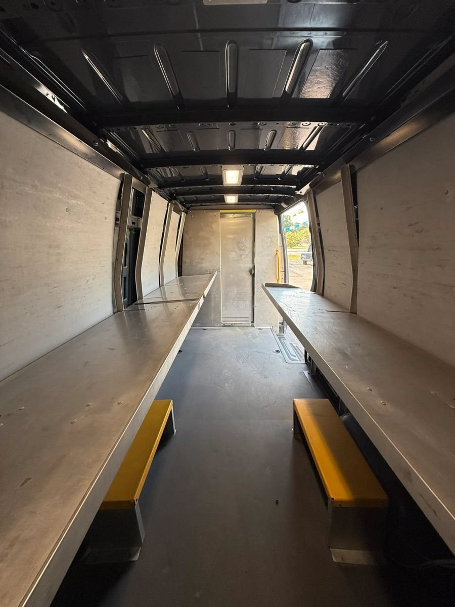 Used 2019 Mercedes-Benz Sprinter 170 image 23