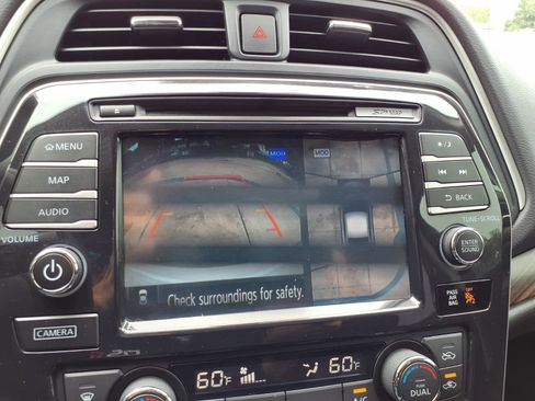 Used 2017 Nissan Maxima Platinum FWD image 5