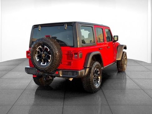 Used 2025 Jeep Wrangler Unlimited Rubicon AWD/4WD image 7