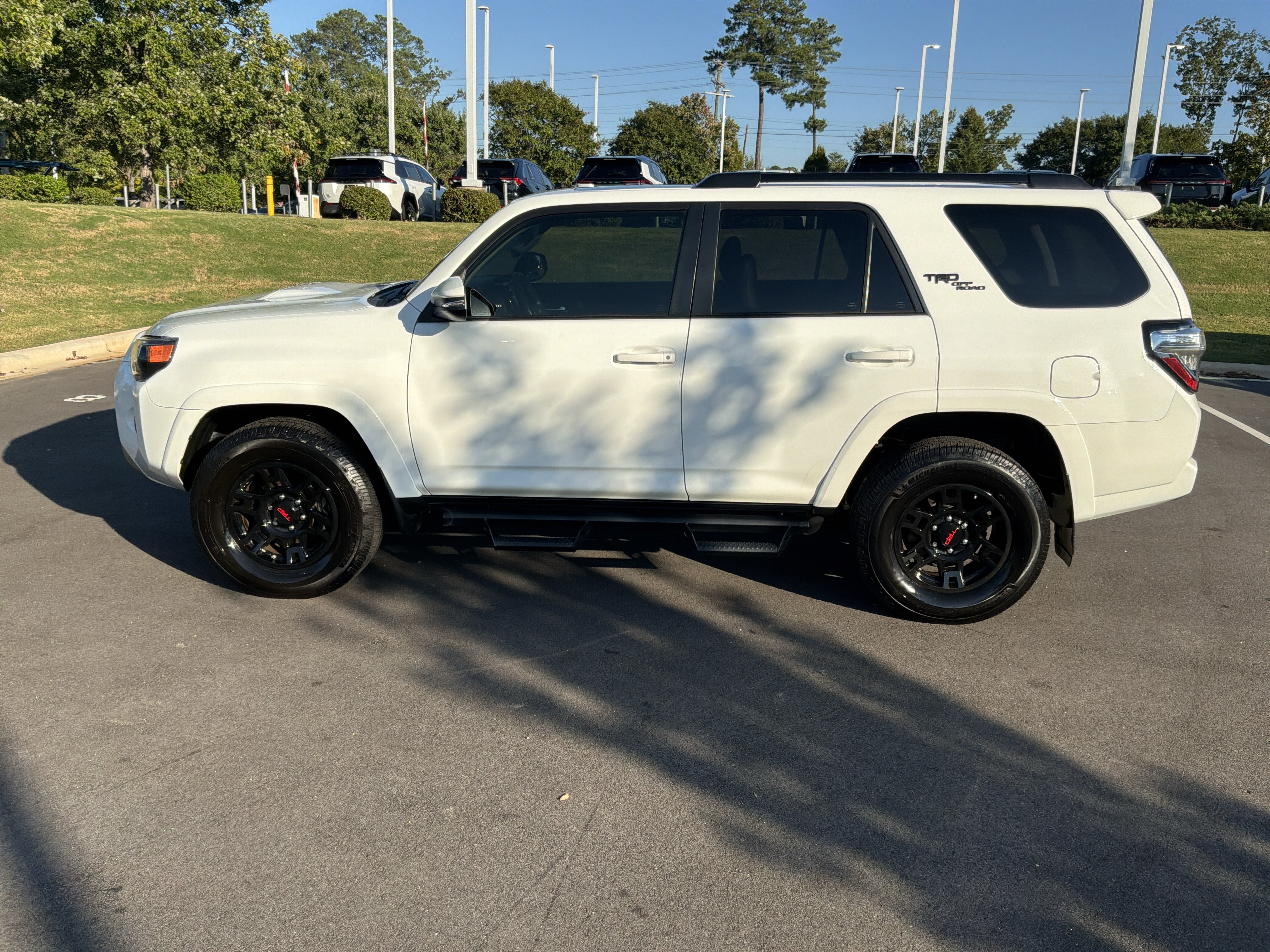 Used 2021 Toyota 4Runner TRD Off-Road Premium w/ Moonroof Package AWD/4WD image 7