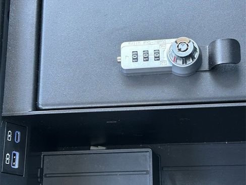 Used 2023 Toyota Tundra Limited image 31