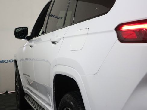 New 2025 Jeep Grand Cherokee L Overland image 11