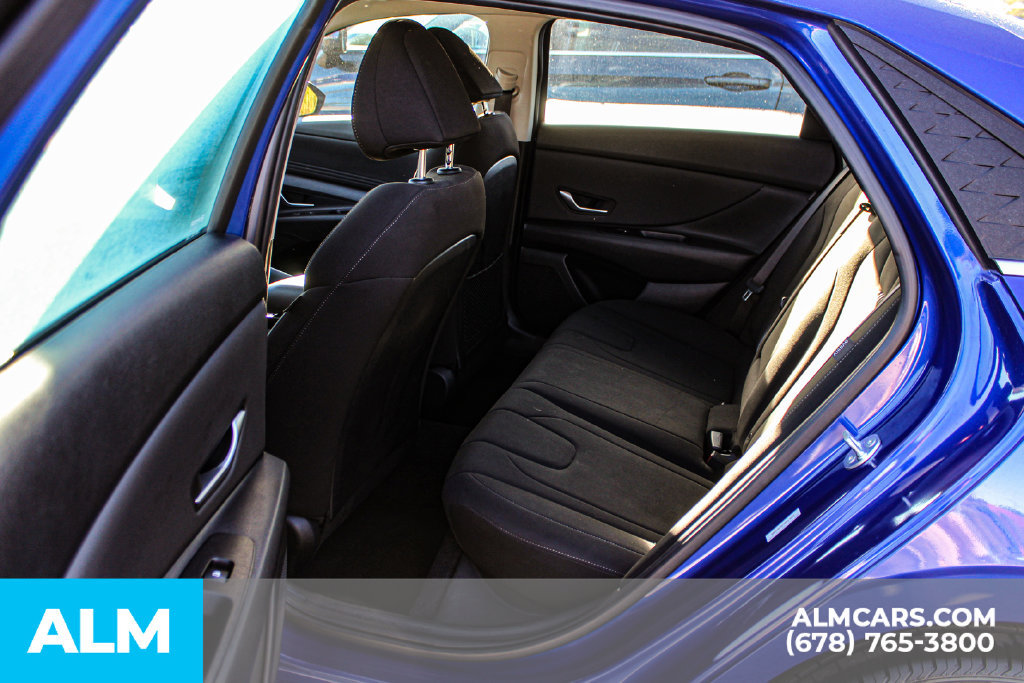 Used 2025 Hyundai Elantra SEL FWD image 15