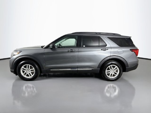 Used 2025 Ford Explorer Active AWD/4WD image 4