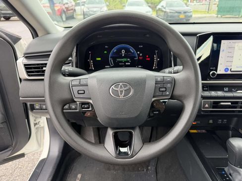 Used 2025 Toyota Camry LE w/ Convenience Package FWD image 21