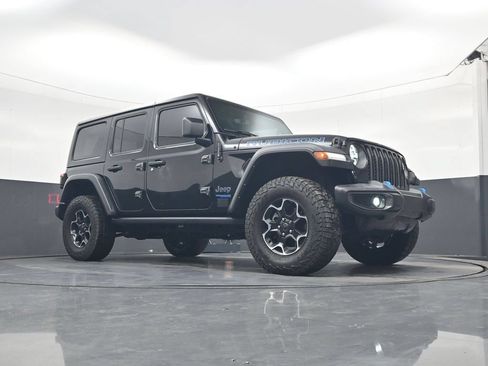 Used 2022 Jeep Wrangler Unlimited Rubicon 4xe w/ Safety Group AWD/4WD image 18