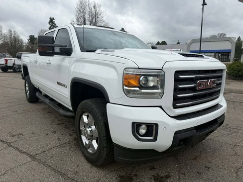 Used 2018 GMC Sierra 2500 SLT w/ Duramax Plus Package image 4