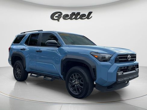Used 2025 Toyota 4Runner SR5 AWD/4WD image 3