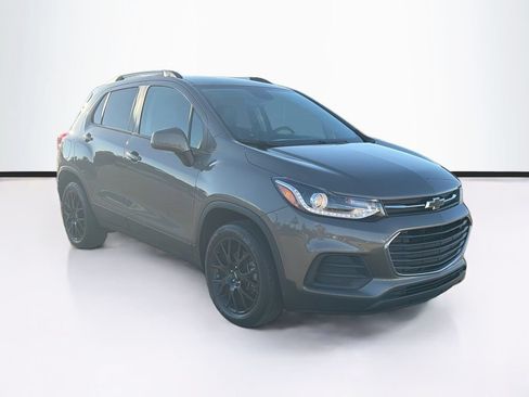 Used 2022 Chevrolet Trax LT w/ Sport Edition AWD/4WD image 2