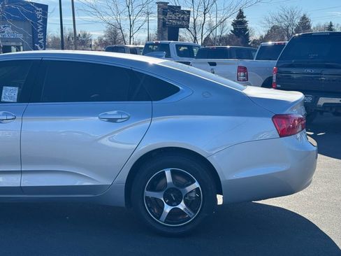 Used 2017 Chevrolet Impala LT image 9