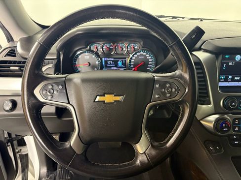 Used 2019 Chevrolet Suburban LT image 27