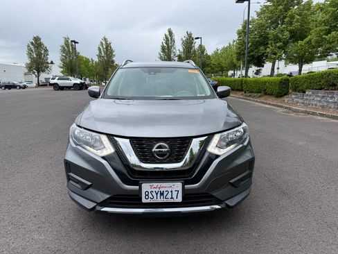 Used 2020 Nissan Rogue SV FWD image 2
