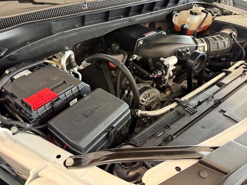 Used 2023 Chevrolet Suburban High Country image 10