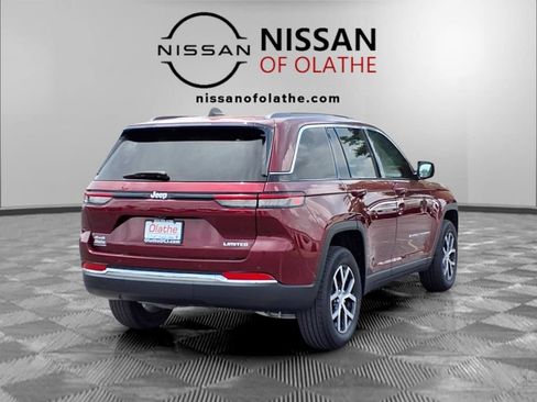 Used 2024 Jeep Grand Cherokee Limited AWD/4WD image 28