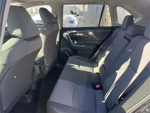 Used 2022 Toyota RAV4 XLE image 21