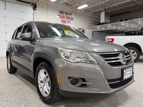 Used 2011 Volkswagen Tiguan S image 1