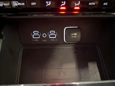 Used 2023 Jeep Grand Cherokee L Laredo image 34