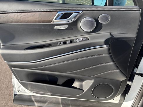 Used 2025 Genesis GV80 2.5T Advanced image 13