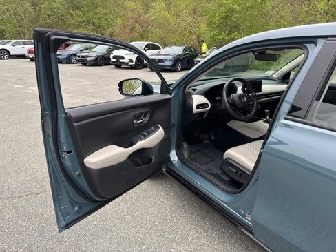 Used 2024 Honda HR-V EX-L image 12