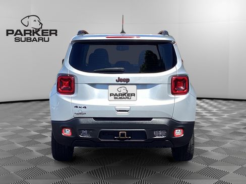 Used 2020 Jeep Renegade Latitude w/ UConnect 8.4 Nav Group AWD/4WD image 4