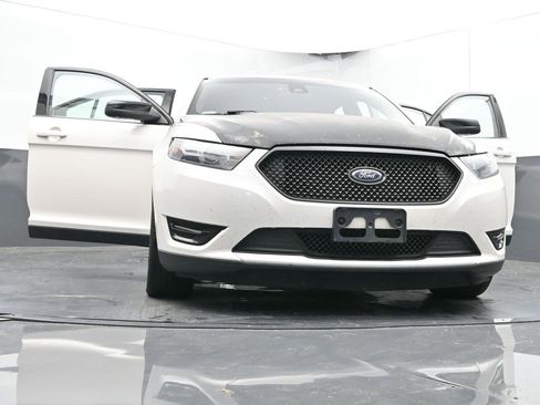 Used 2017 Ford Taurus SHO image 68