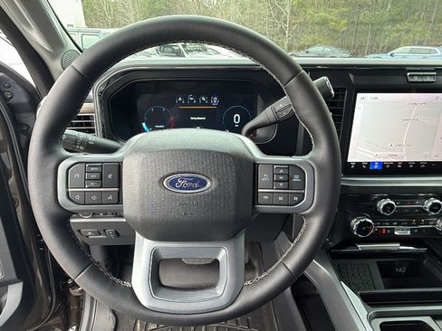 Used 2025 Ford F250 Lariat w/ Chrome Package image 26