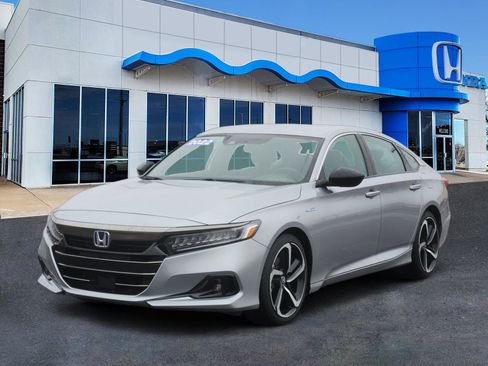 Used 2022 Honda Accord Sport image 2