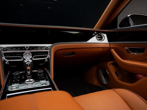 Used 2022 Bentley Flying Spur V8 AWD/4WD image 42