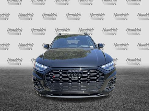 Used 2023 Audi SQ5 Prestige w/ Prestige Package AWD/4WD image 3