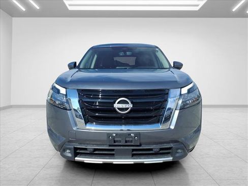 Used 2024 Nissan Pathfinder SV AWD/4WD image 4