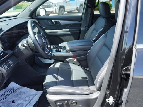Used 2025 Buick Enclave Preferred FWD image 9