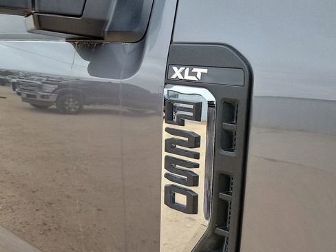 Used 2024 Ford F250 XLT image 13
