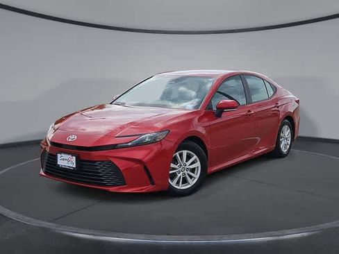 Used 2025 Toyota Camry LE FWD image 1