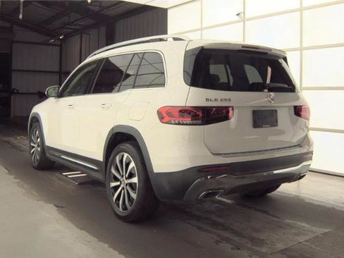 Used 2021 Mercedes-Benz GLB 250 w/ Premium Package image 4