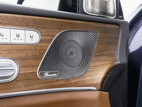 Used 2025 Mercedes-Benz GLS 580 4MATIC image 7