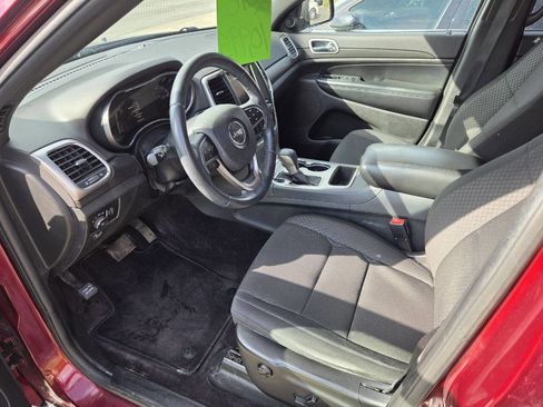 Used 2018 Jeep Grand Cherokee Laredo image 5