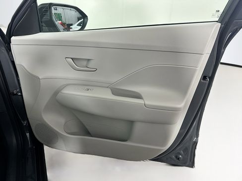 Used 2025 Hyundai Kona SEL FWD image 31