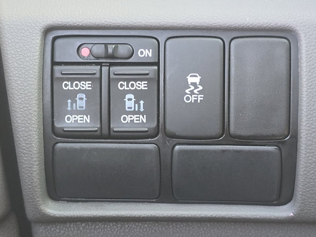Used 2016 Honda Odyssey SE image 26