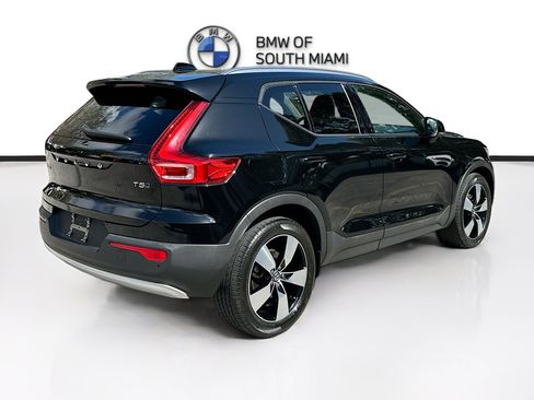 Used 2020 Volvo XC40 T5 Momentum w/ Protection Package Premier image 7