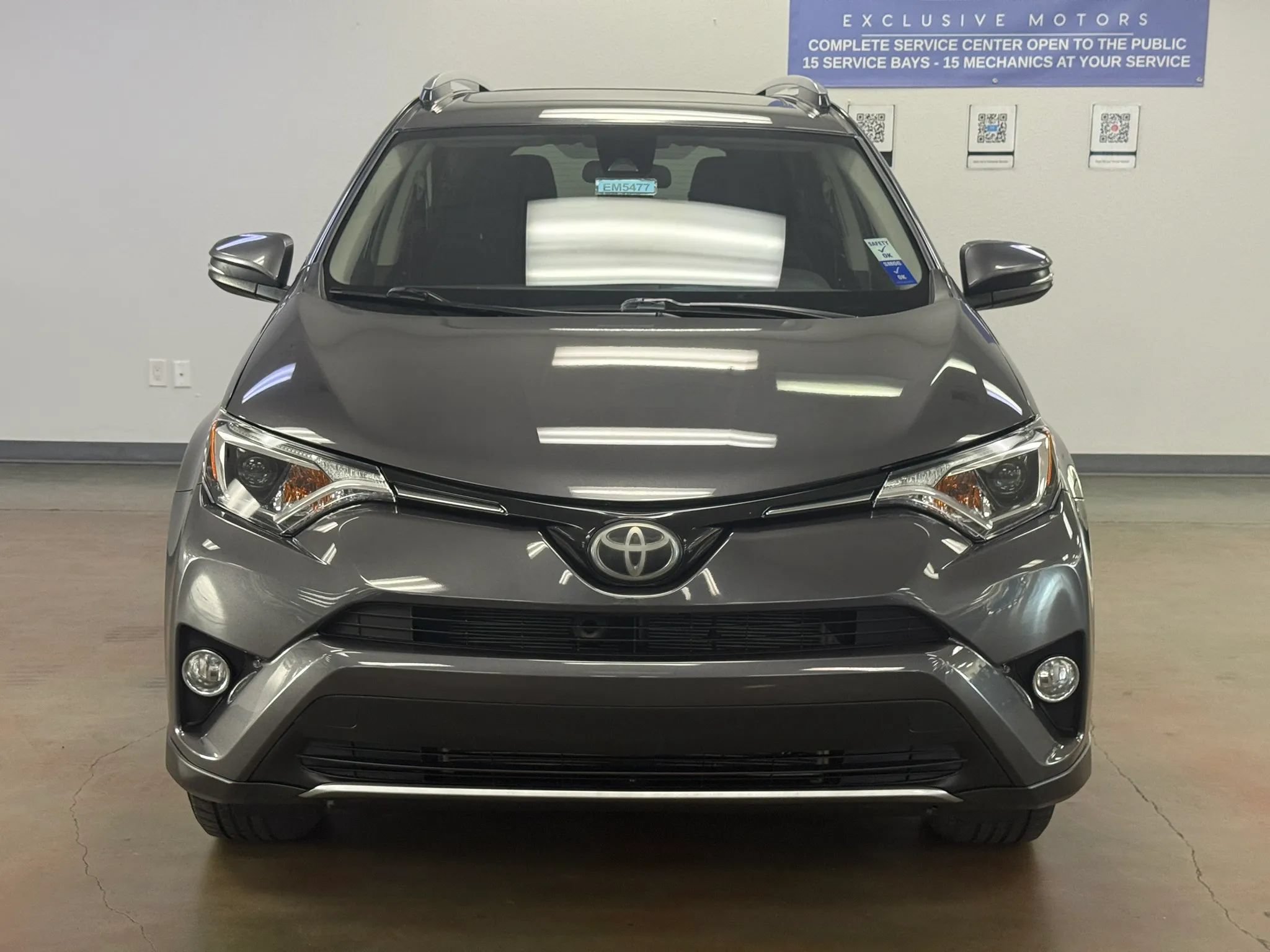 Used 2018 Toyota RAV4 XLE AWD/4WD image 3