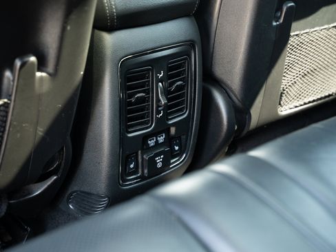 Used 2020 Jeep Grand Cherokee Summit w/ Platinum Series Group AWD/4WD image 24